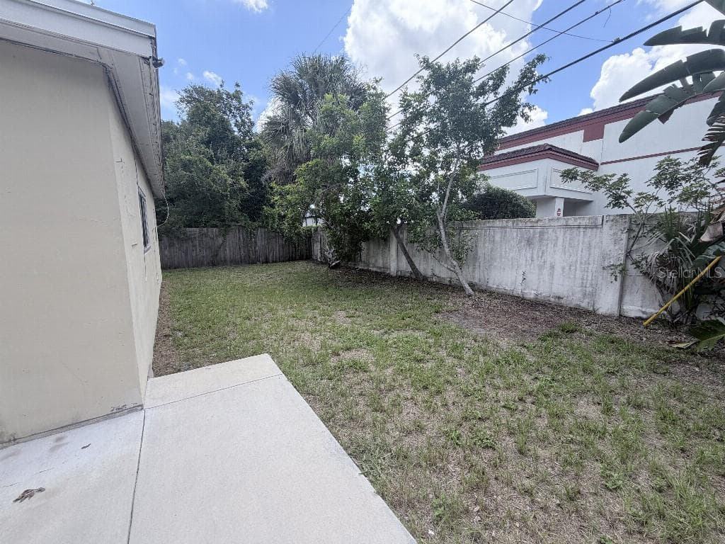2209 EUCLID CIRCLE — photo 35 of 36