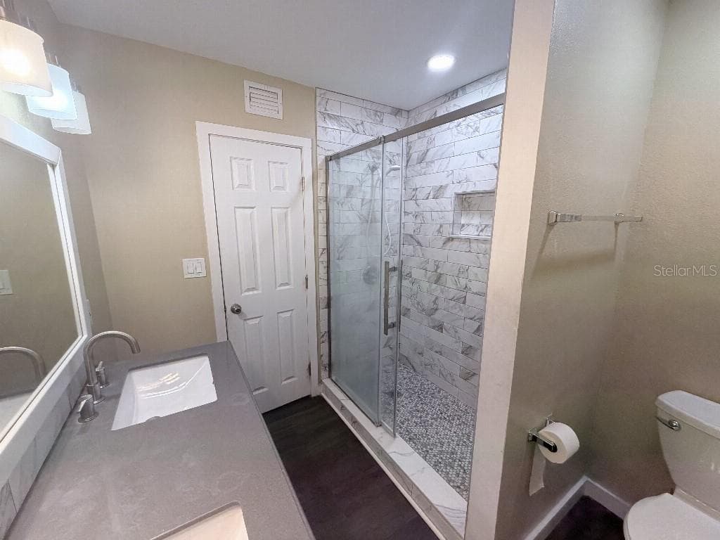 2209 EUCLID CIRCLE — photo 32 of 36