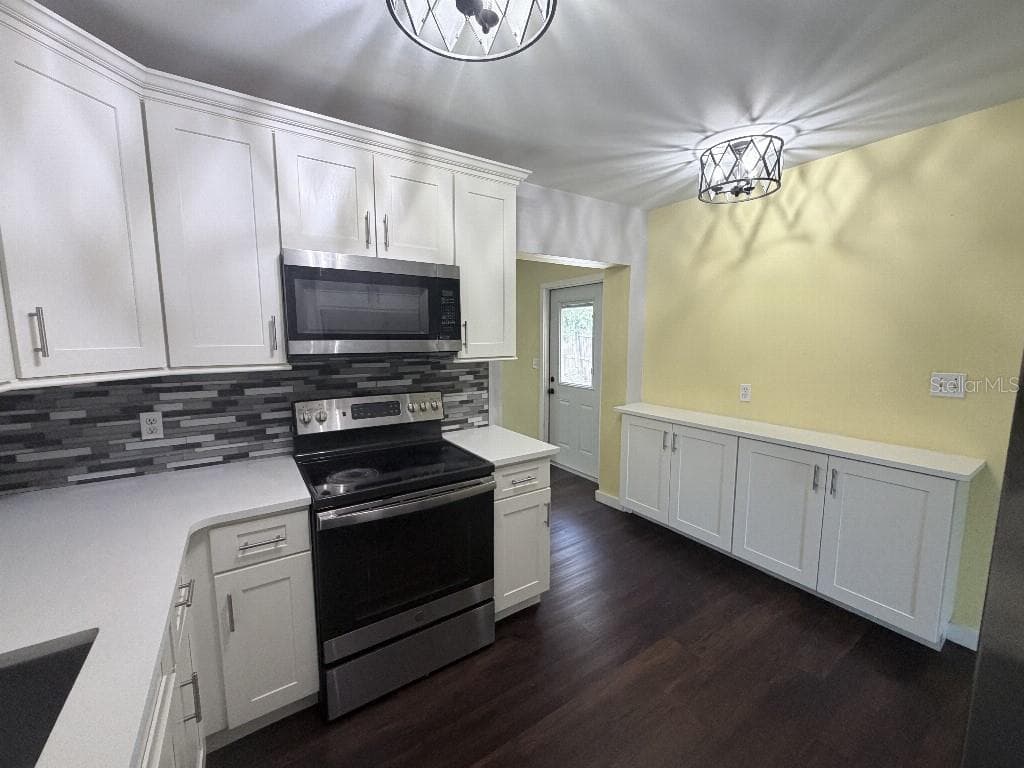 2209 EUCLID CIRCLE — photo 19 of 36