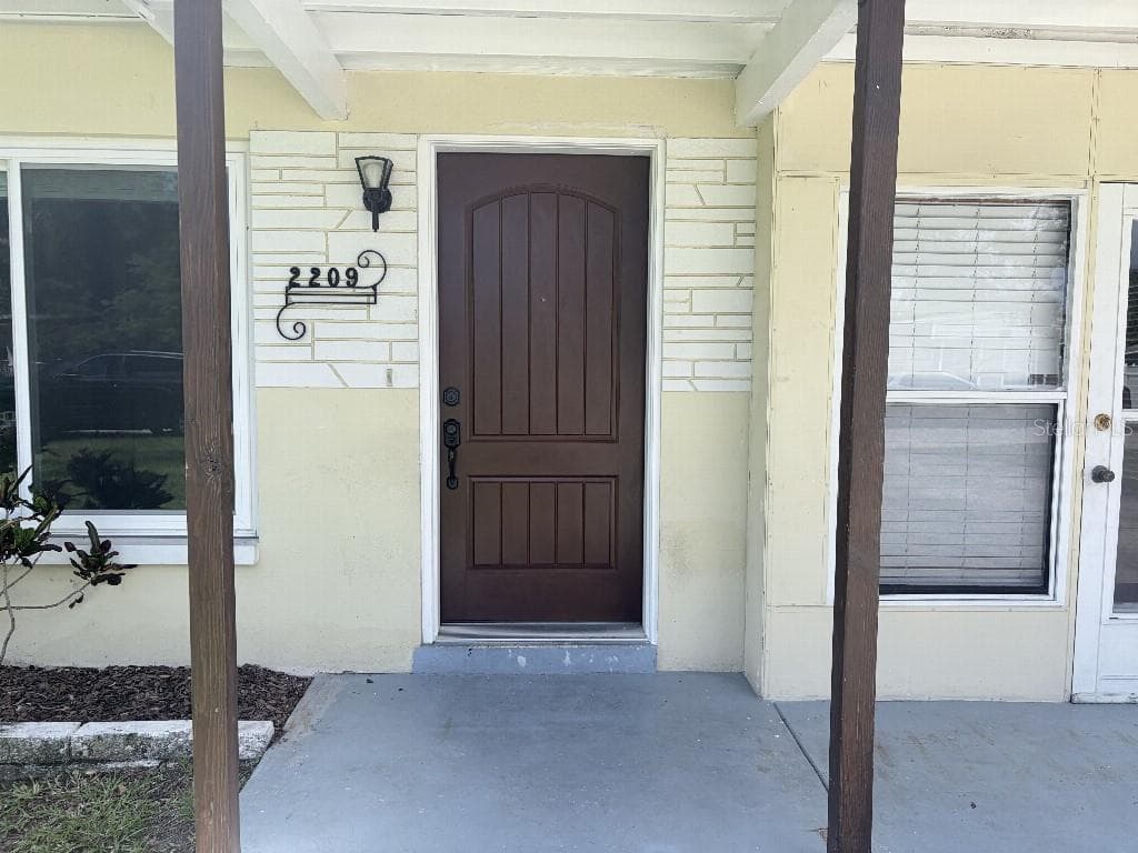 2209 EUCLID CIRCLE — photo 4 of 36