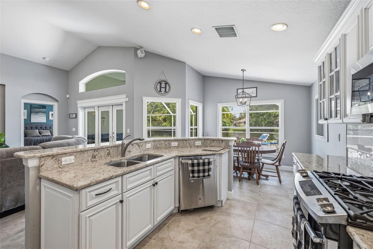 10331 LIGHTNER BRIDGE DRIVE — photo 4 of 51
