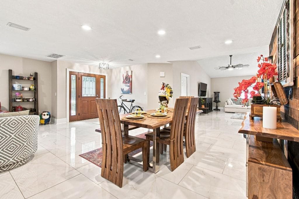 17933 EAGLE LANE — photo 5 of 26