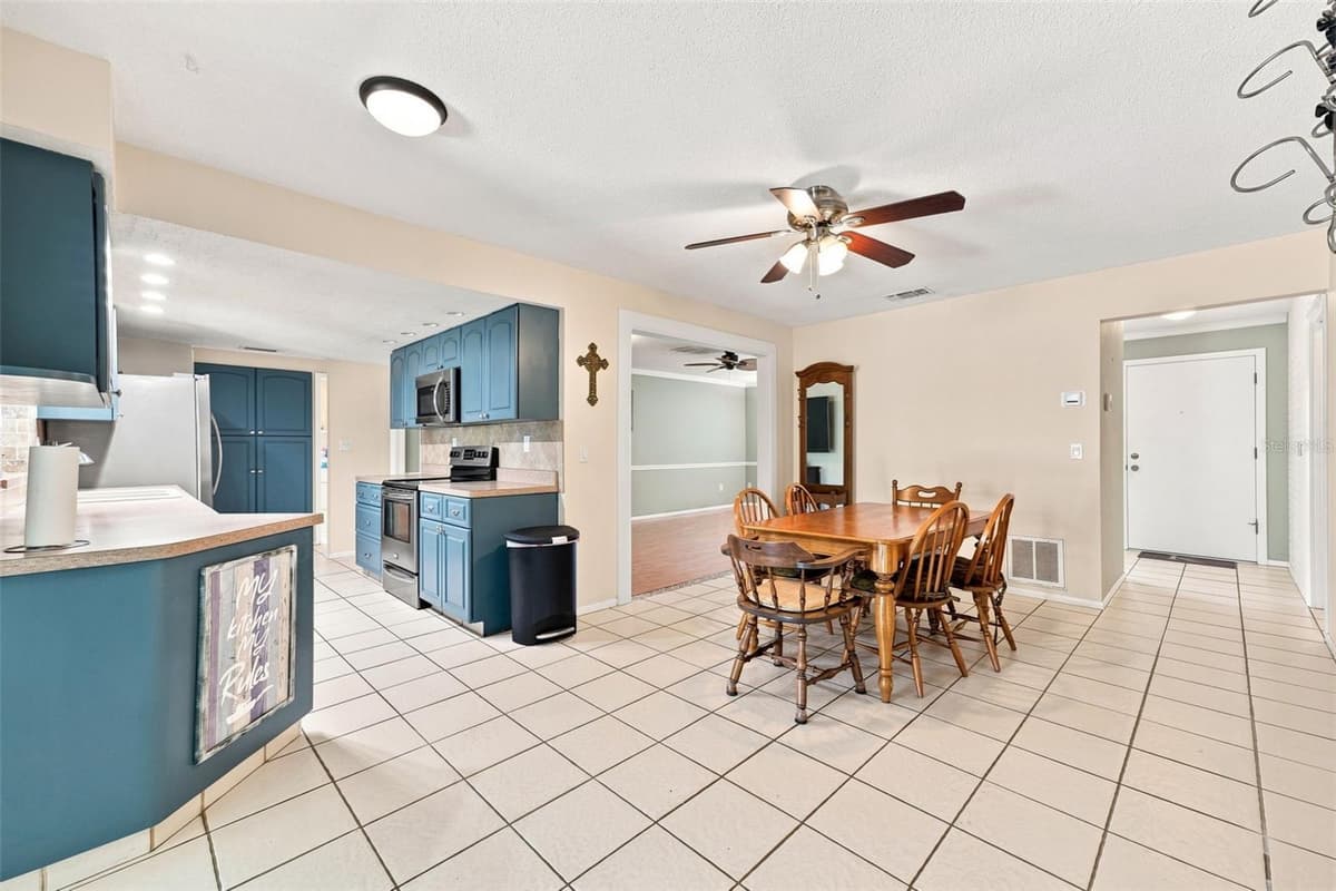 2069 KINGFISHER DRIVE — photo 18 of 49