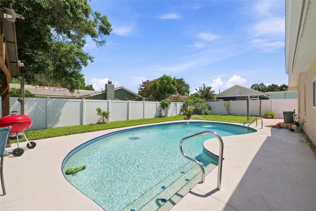 2069 KINGFISHER DRIVE — photo 42 of 49