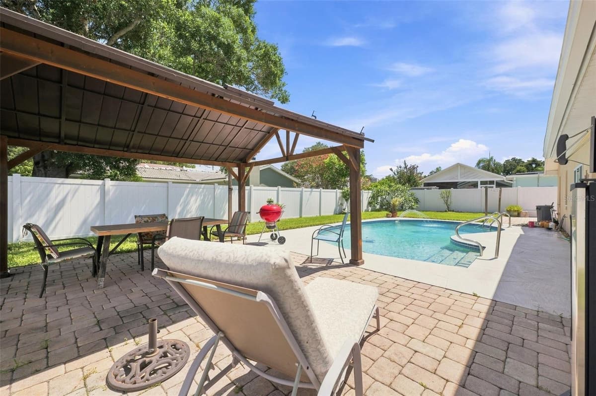 2069 KINGFISHER DRIVE — photo 46 of 49