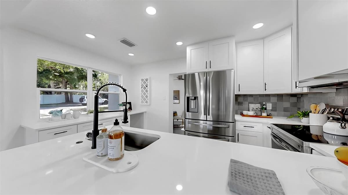 4112 LAWN AVENUE — photo 33 of 55