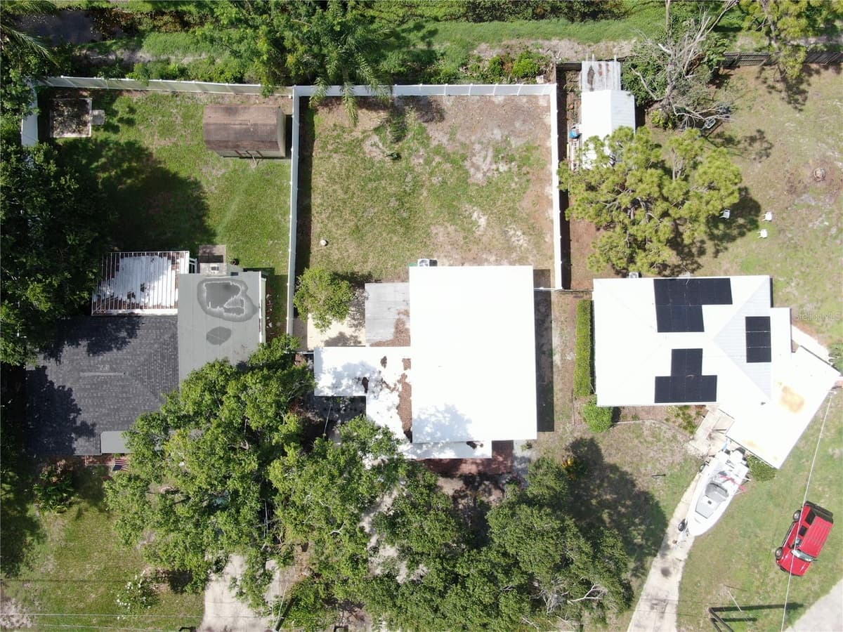 4112 LAWN AVENUE — photo 5 of 55