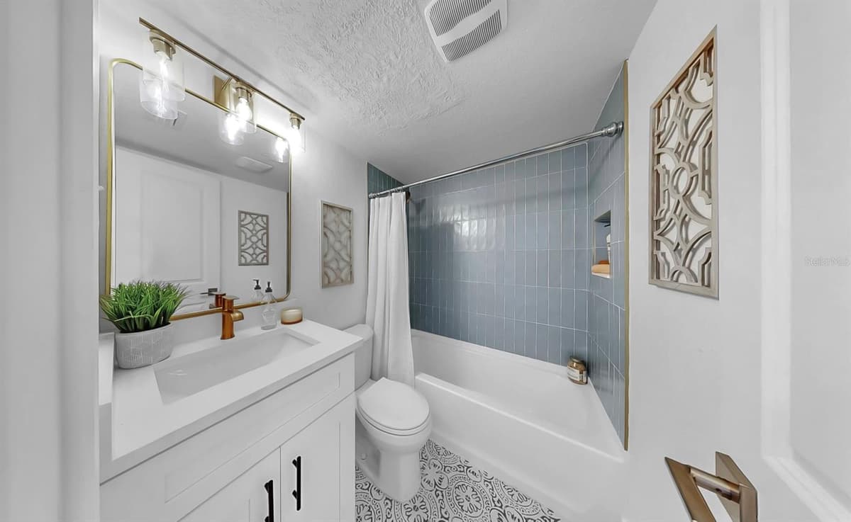 4112 LAWN AVENUE — photo 13 of 55