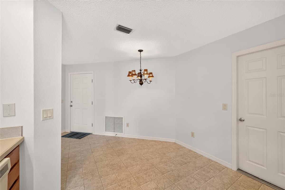 1049 JACKSON STREET — photo 11 of 33