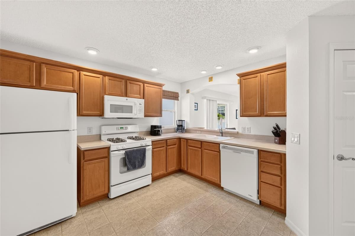 1049 JACKSON STREET — photo 10 of 33