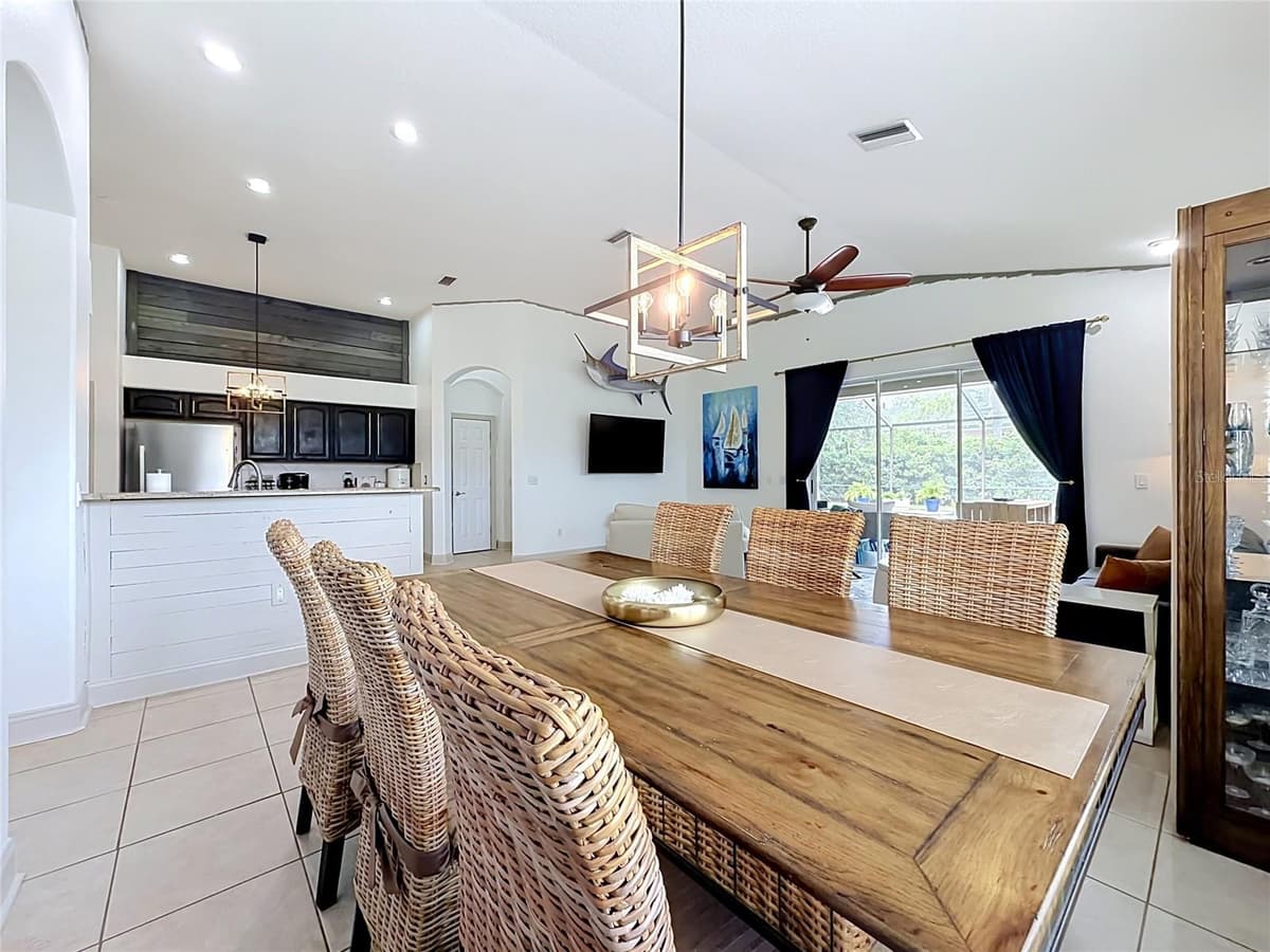 5846 BENT GRASS DRIVE — photo 7 of 28