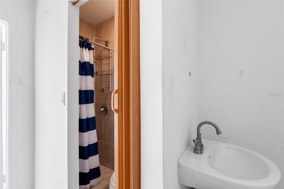 2313 E 111TH AVE — photo 31 of 43