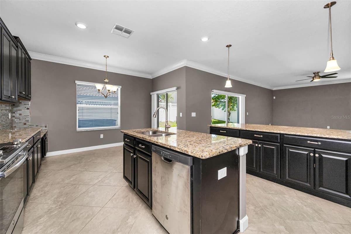 11923 CINNAMON FERN DRIVE — photo 19 of 83
