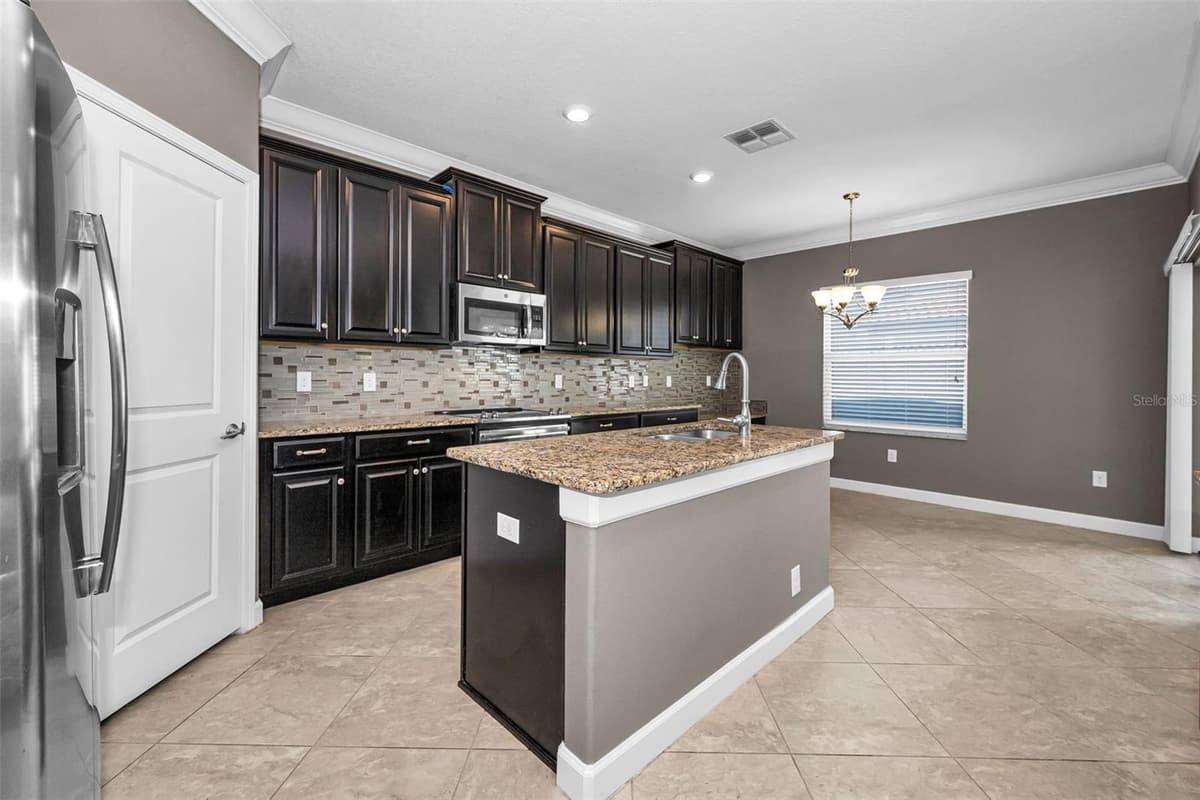 11923 CINNAMON FERN DRIVE — photo 21 of 83