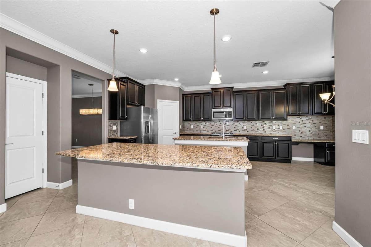 11923 CINNAMON FERN DRIVE — photo 16 of 83