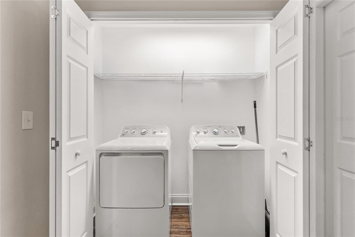 495 OAK AVENUE — photo 14 of 34