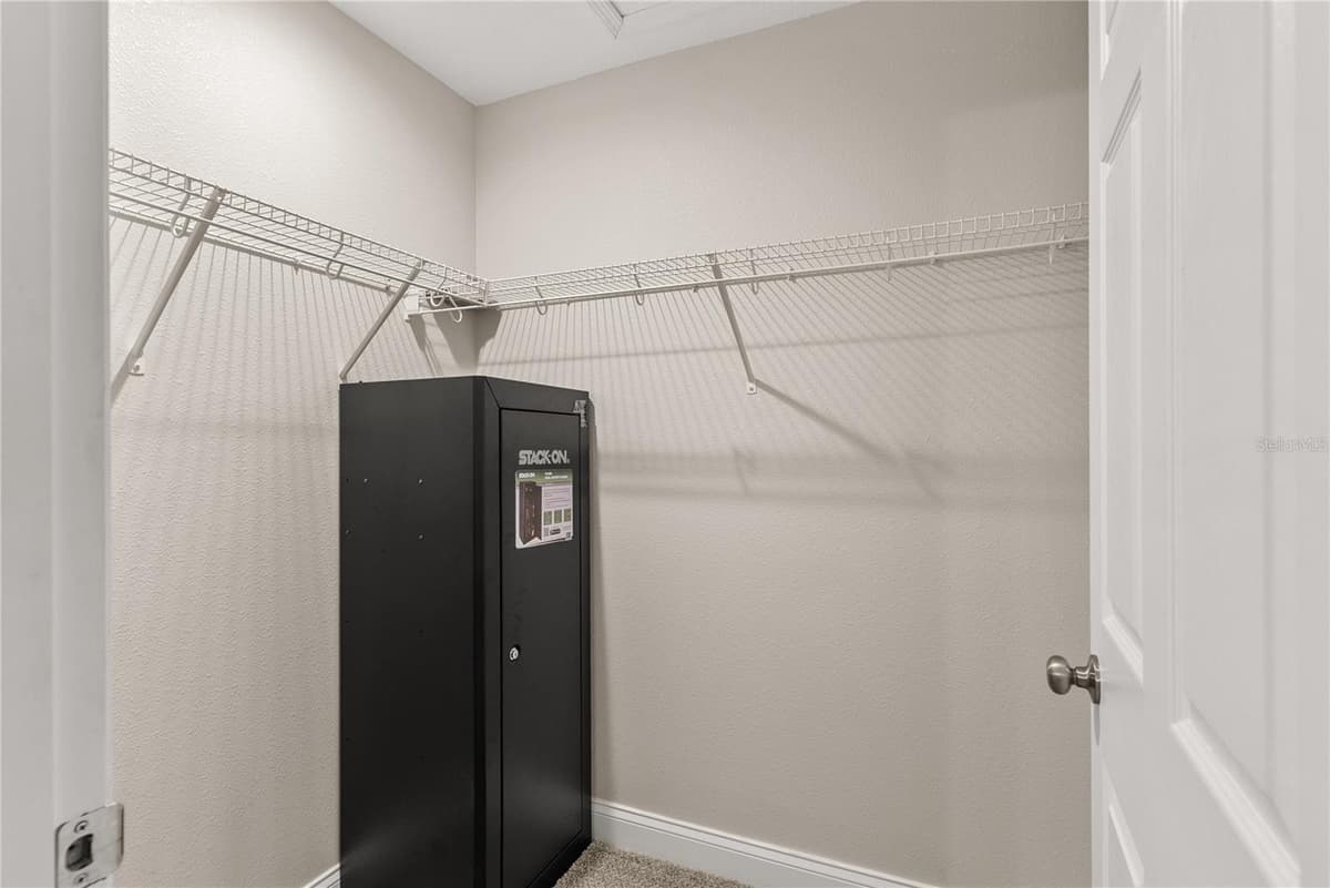 495 OAK AVENUE — photo 19 of 34
