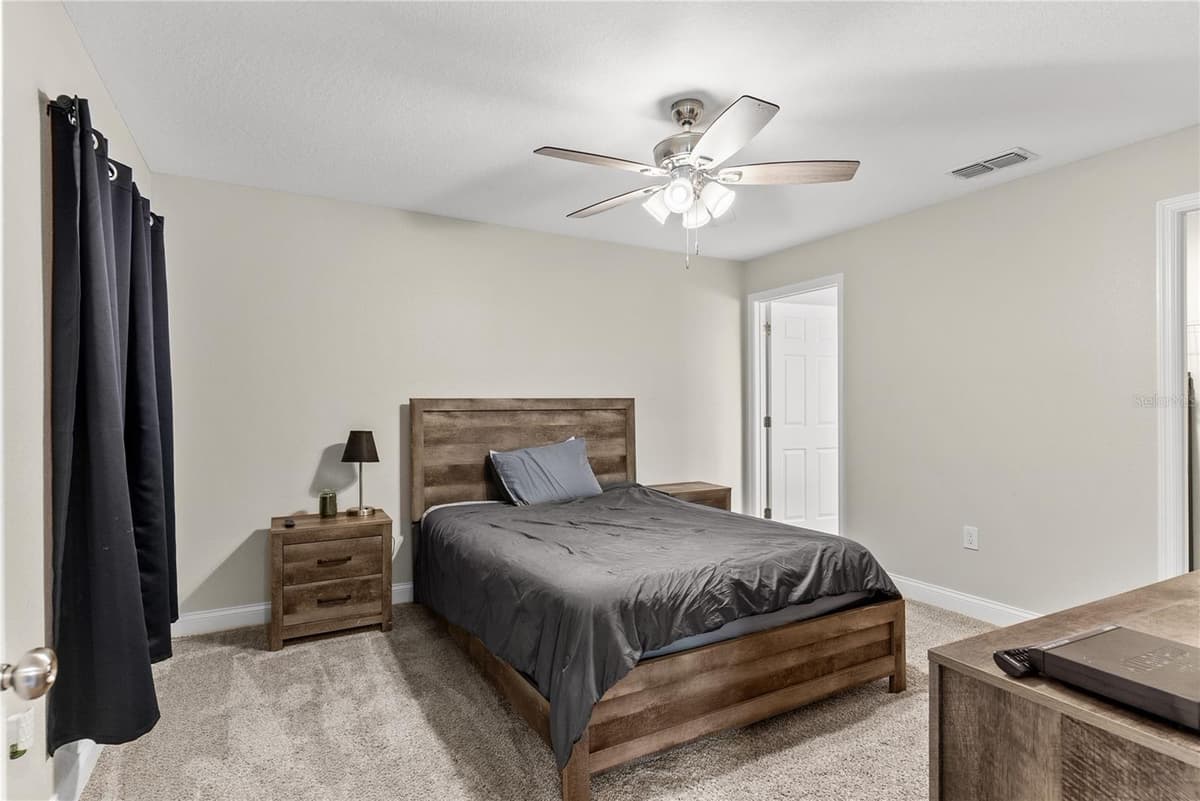 495 OAK AVENUE — photo 15 of 34