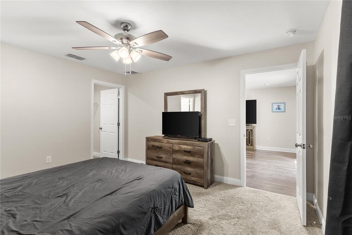 495 OAK AVENUE — photo 18 of 34