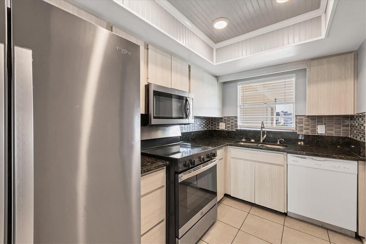 4608 PARK ACRES DRIVE — photo 4 of 35