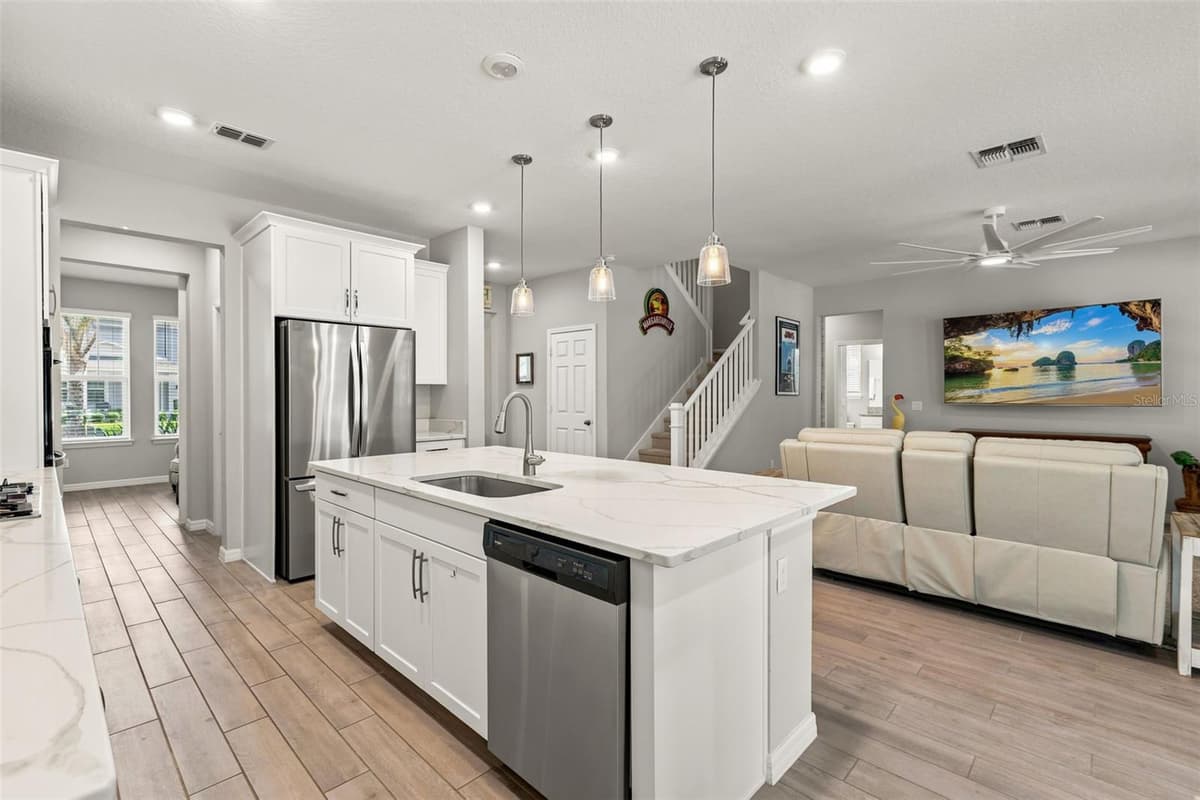 8840 LAKE HALL LANE — photo 11 of 35