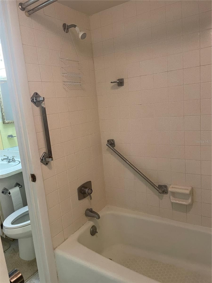 532 MIDWAY DRIVE — photo 8 of 16