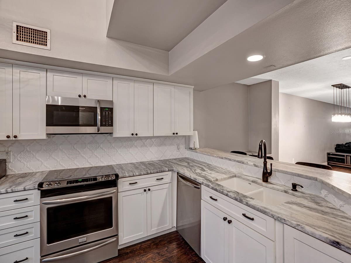 2511 DOLLY BAY DRIVE — photo 4 of 51
