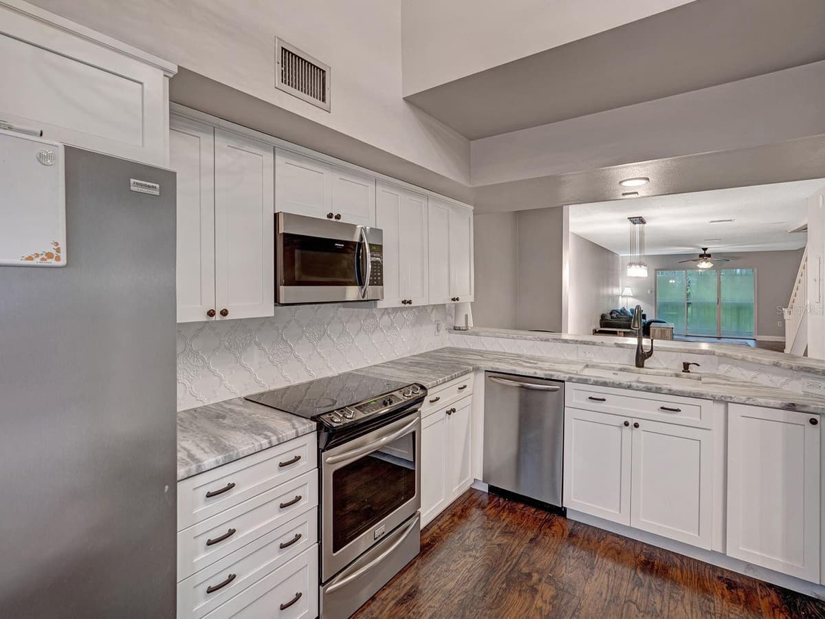 2511 DOLLY BAY DRIVE — photo 6 of 51