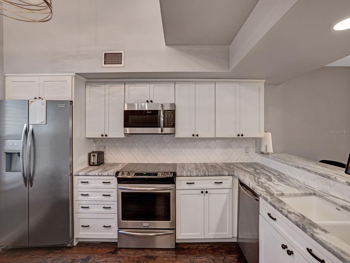 2511 DOLLY BAY DRIVE — photo 5 of 51