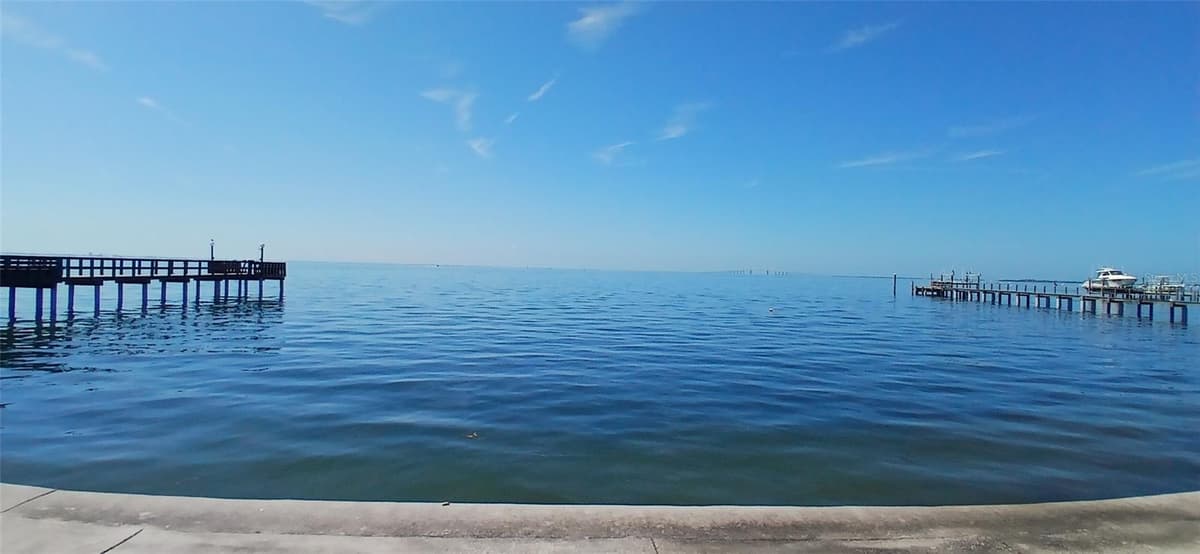 650 PINELLAS POINT DRIVE — photo 34 of 39