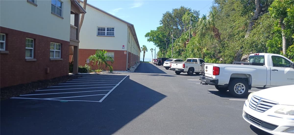 650 PINELLAS POINT DRIVE — photo 20 of 39