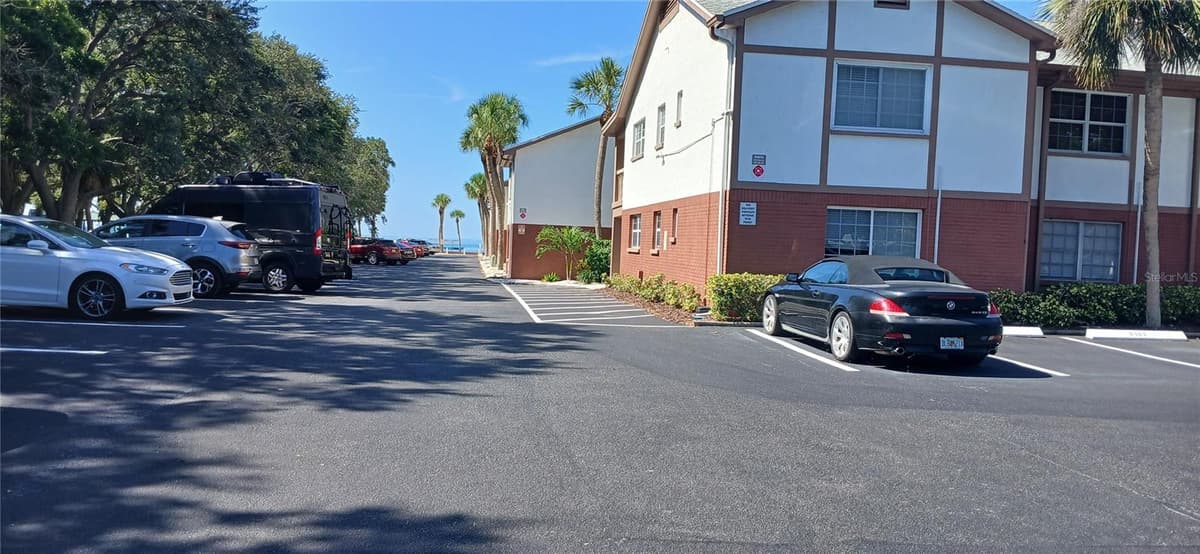 650 PINELLAS POINT DRIVE — photo 3 of 39