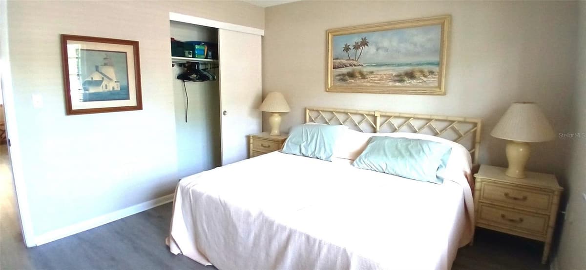 650 PINELLAS POINT DRIVE — photo 17 of 39