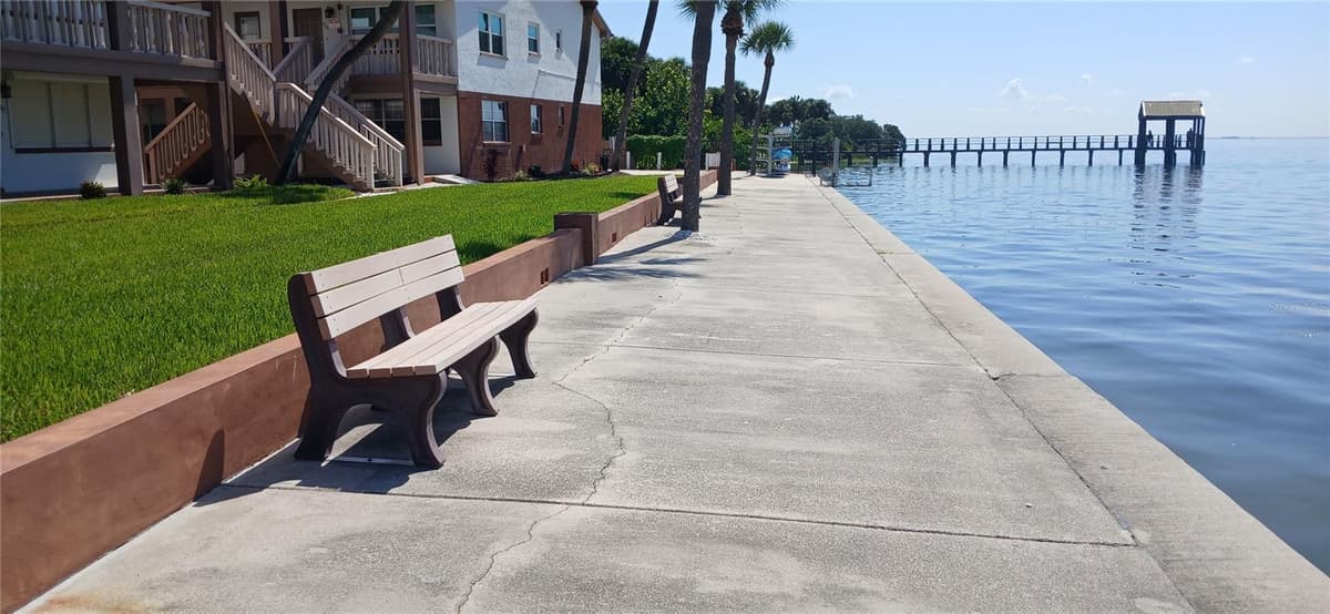 650 PINELLAS POINT DRIVE — photo 22 of 39