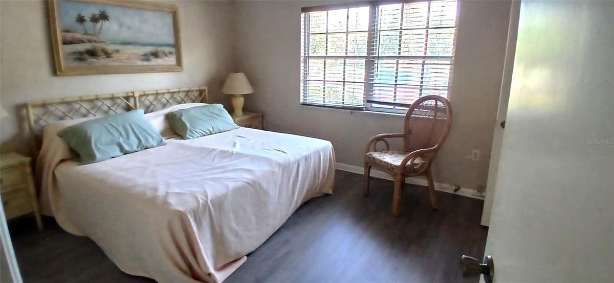 650 PINELLAS POINT DRIVE — photo 15 of 39