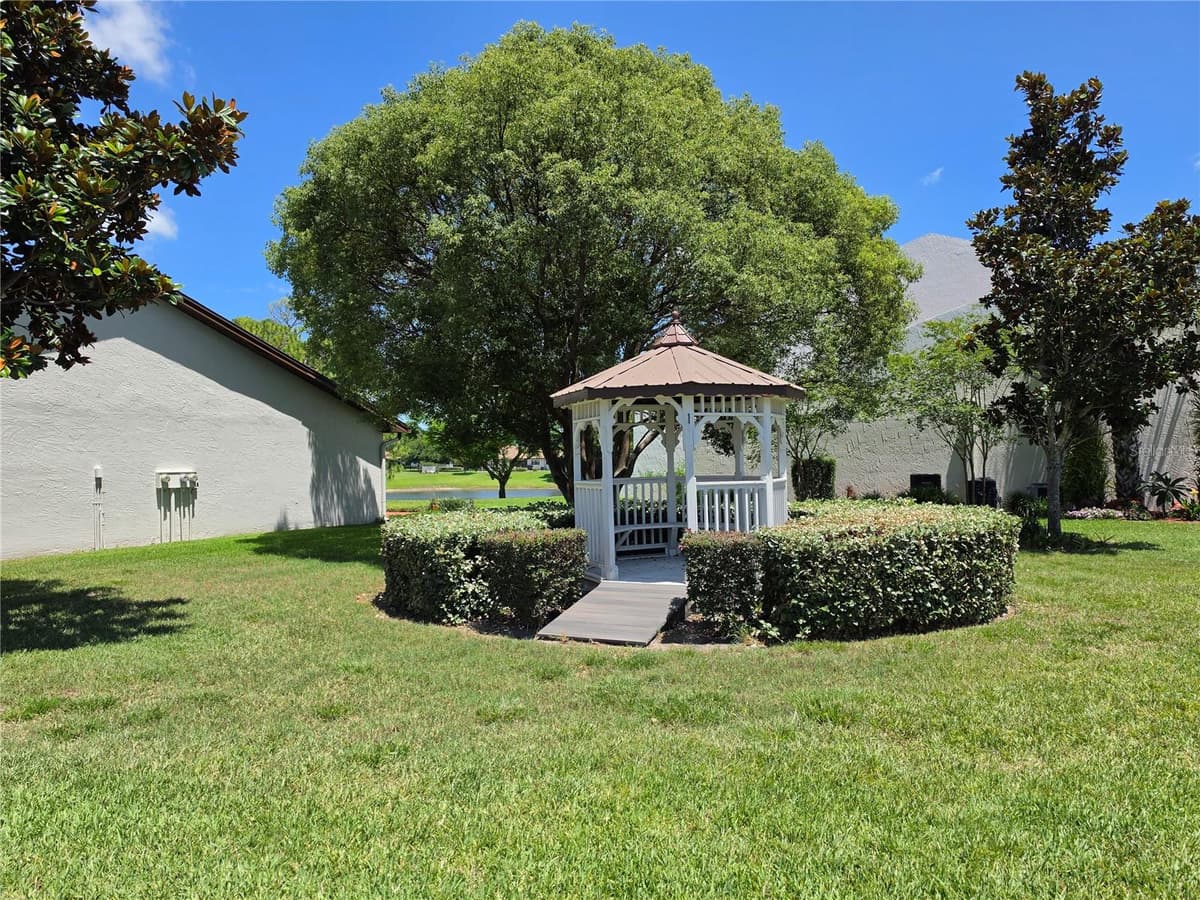 7614 RADCLIFFE CIRCLE — photo 17 of 20