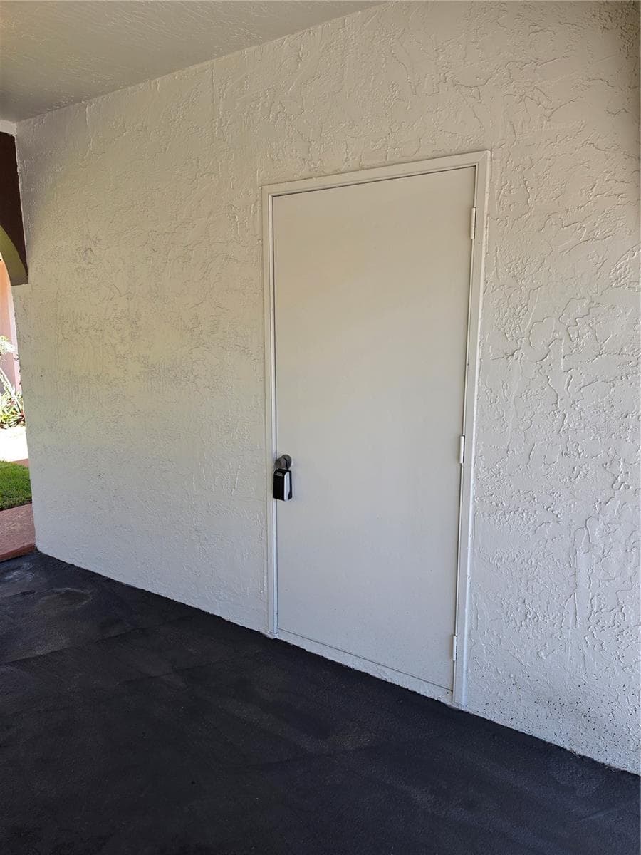 7614 RADCLIFFE CIRCLE — photo 15 of 20
