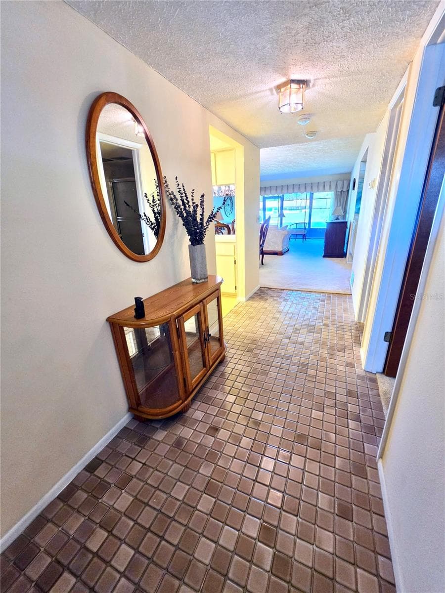 7614 RADCLIFFE CIRCLE — photo 4 of 20
