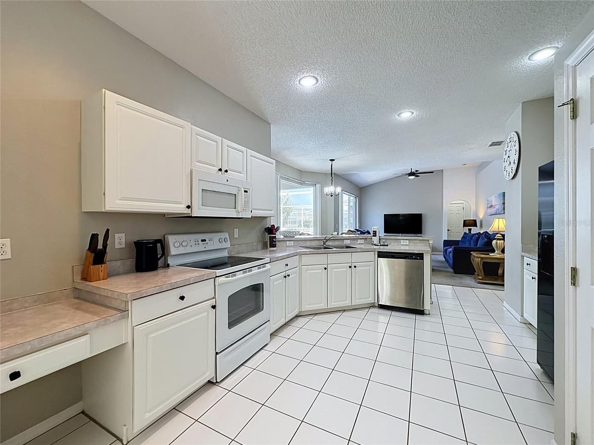 2216 MALLORY CIR — photo 24 of 98
