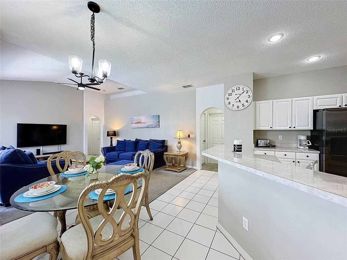 2216 MALLORY CIR — photo 17 of 98