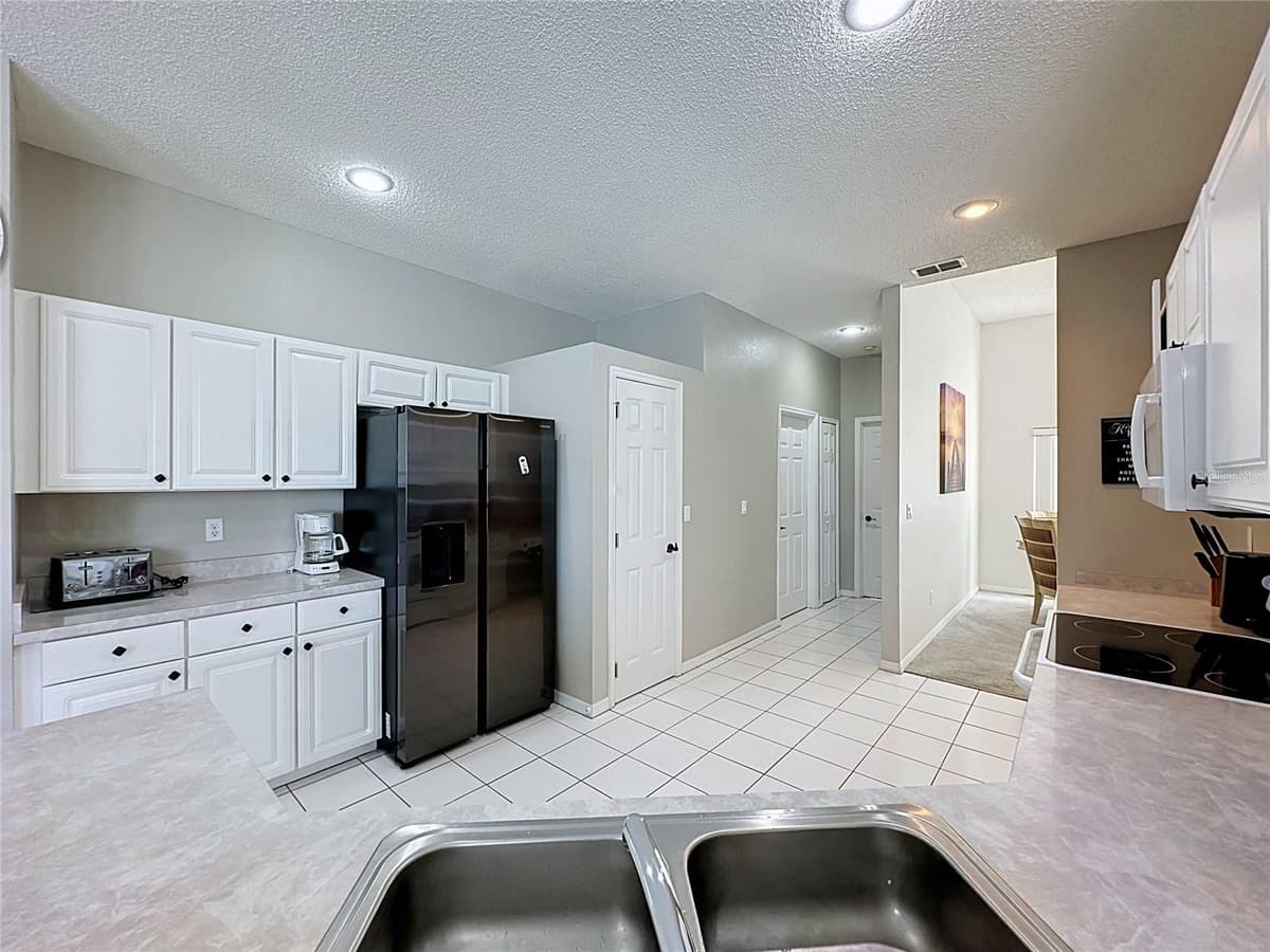 2216 MALLORY CIR — photo 21 of 98