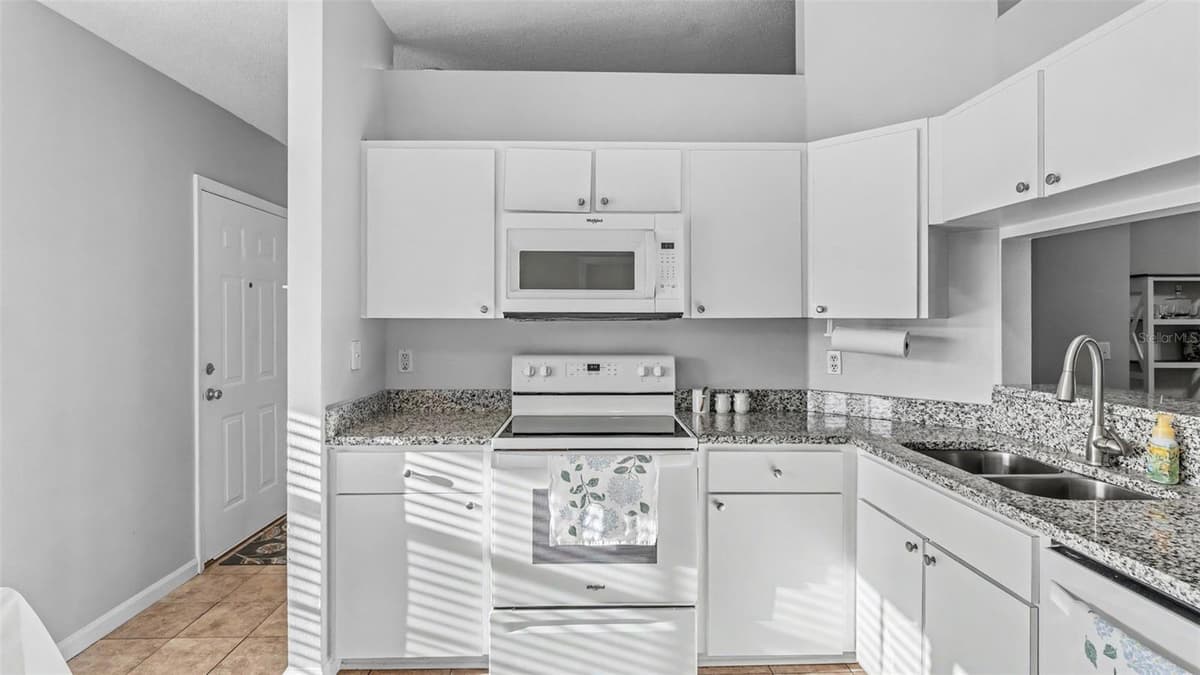 5563 STARLING LOOP — photo 8 of 39