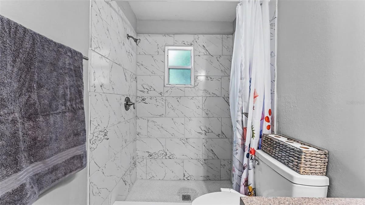 5563 STARLING LOOP — photo 16 of 39