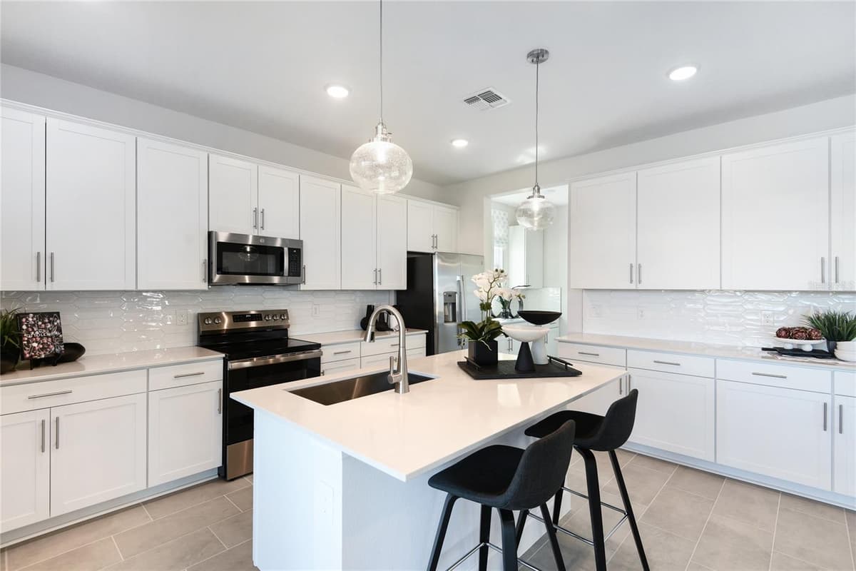 3445 MACCHI AVENUE — photo 6 of 26