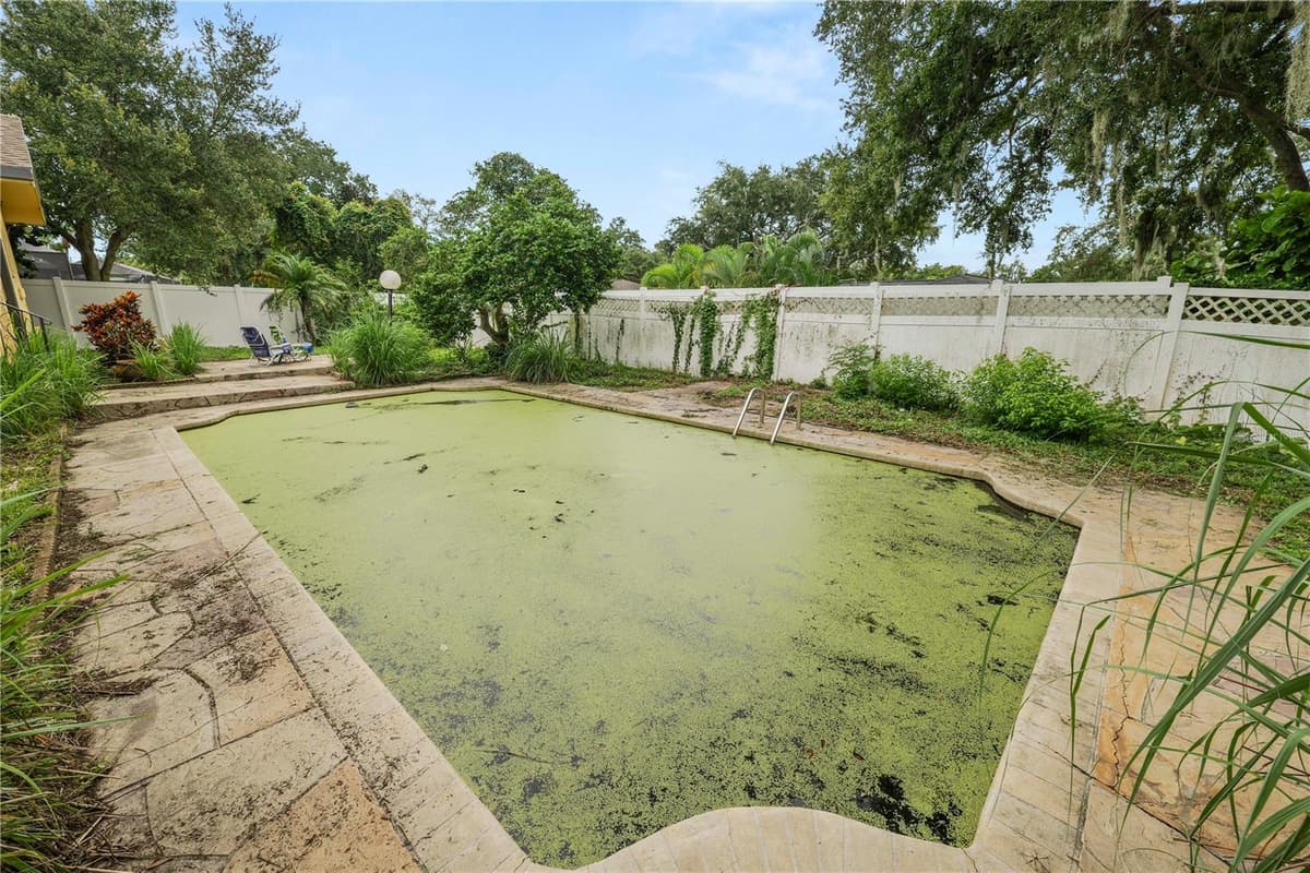 2010 MOSS COURT — photo 46 of 55