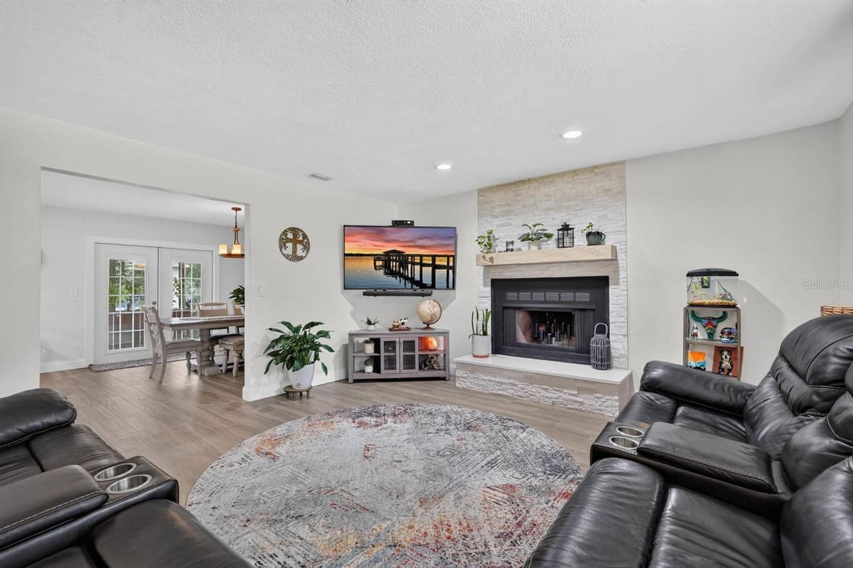 105 EDDY LANE — photo 12 of 45
