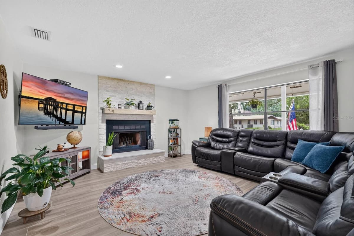 105 EDDY LANE — photo 11 of 45