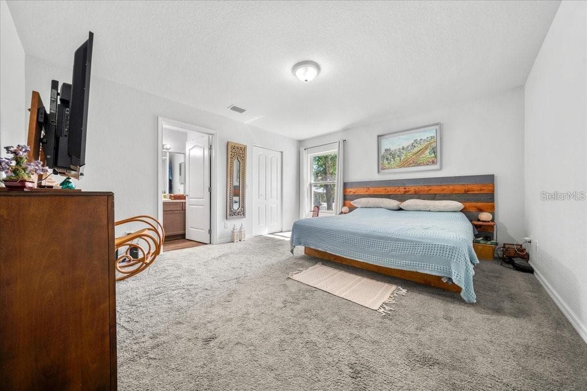 543 ROOKS AVENUE — photo 7 of 14