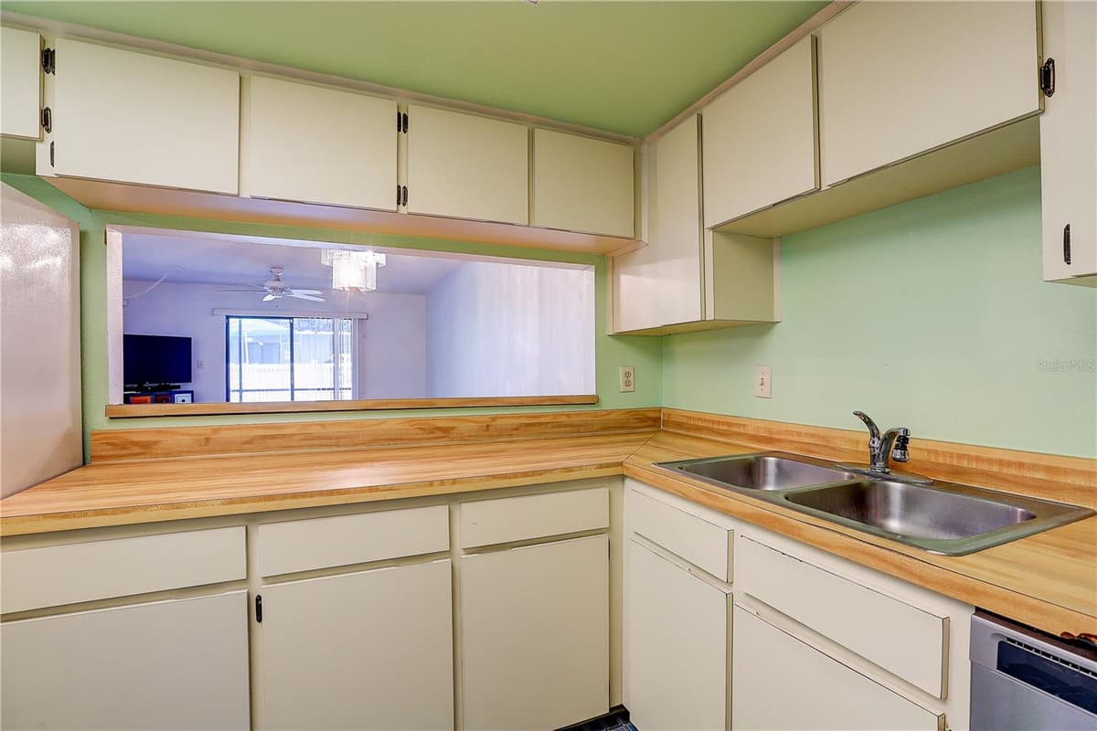 3708 GREENERY COURT — photo 12 of 41