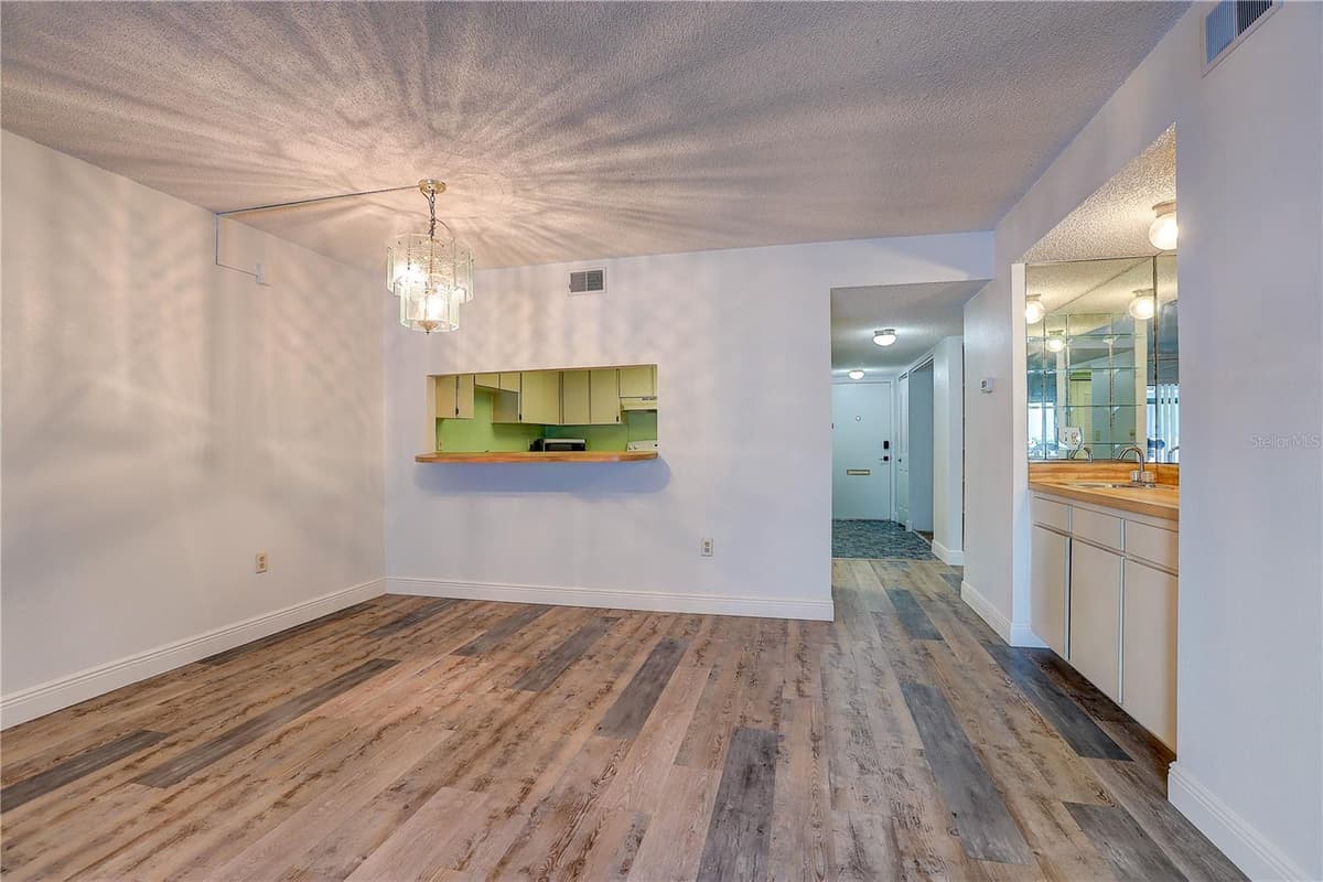 3708 GREENERY COURT — photo 14 of 41